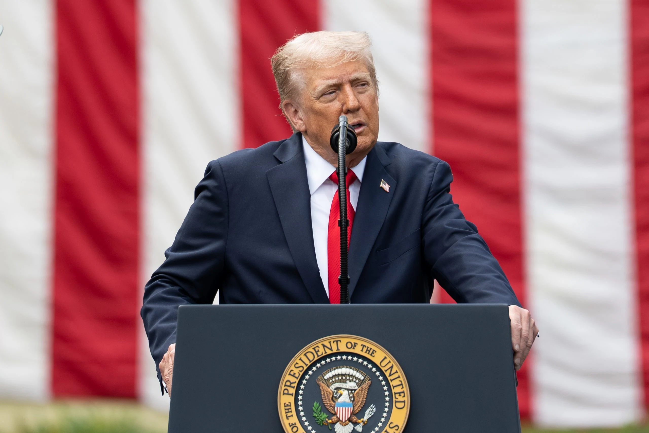 Trump Threatens to Bomb Oman as Iran War Deadline Passes