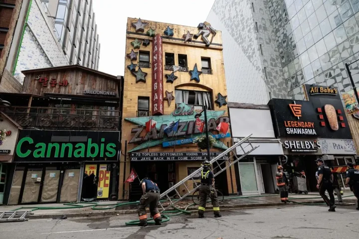 Zanzibar Tavern Fire- Toronto Landmark Club Damaged in 3-Alarm Blaze